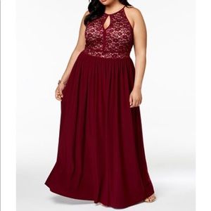 NWT Plus Size Lace-Bodice Gown